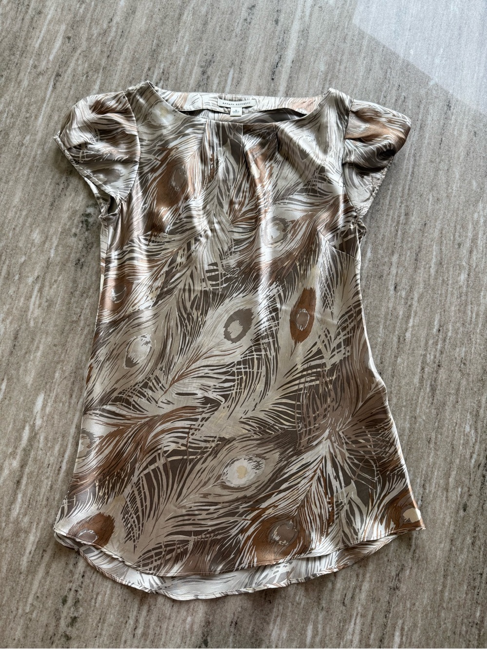 Banana republic 100 % silk top